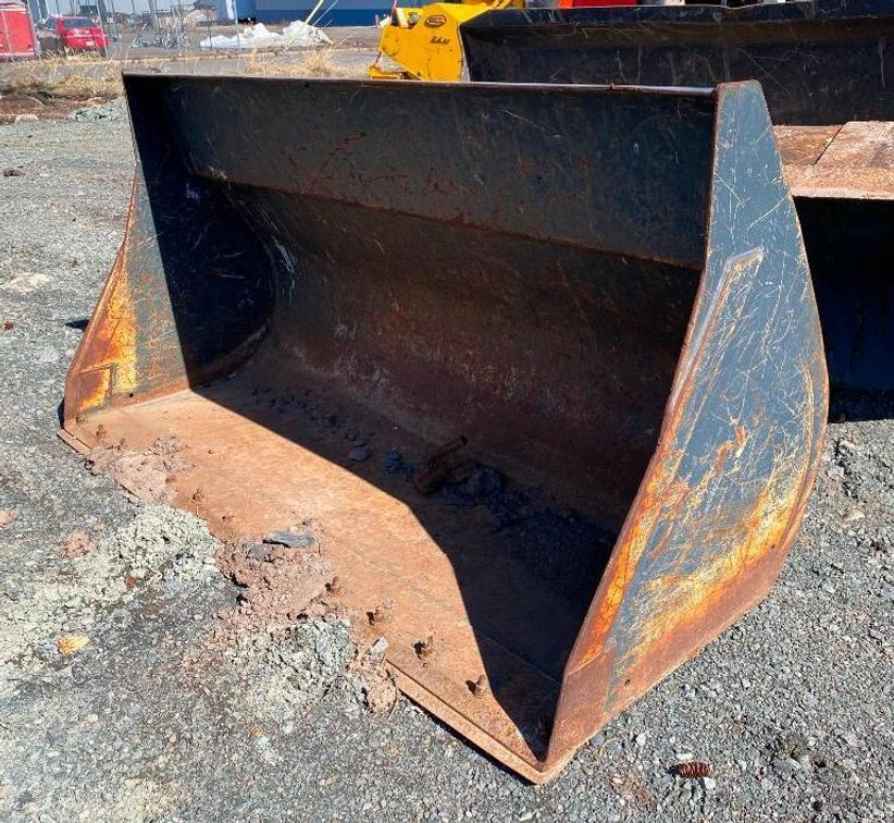 6' Bucket for a 304H John Deere