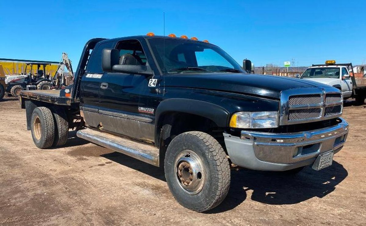 1999 Dodge 3500 4WD Flatbed Truck, 173,406 Miles