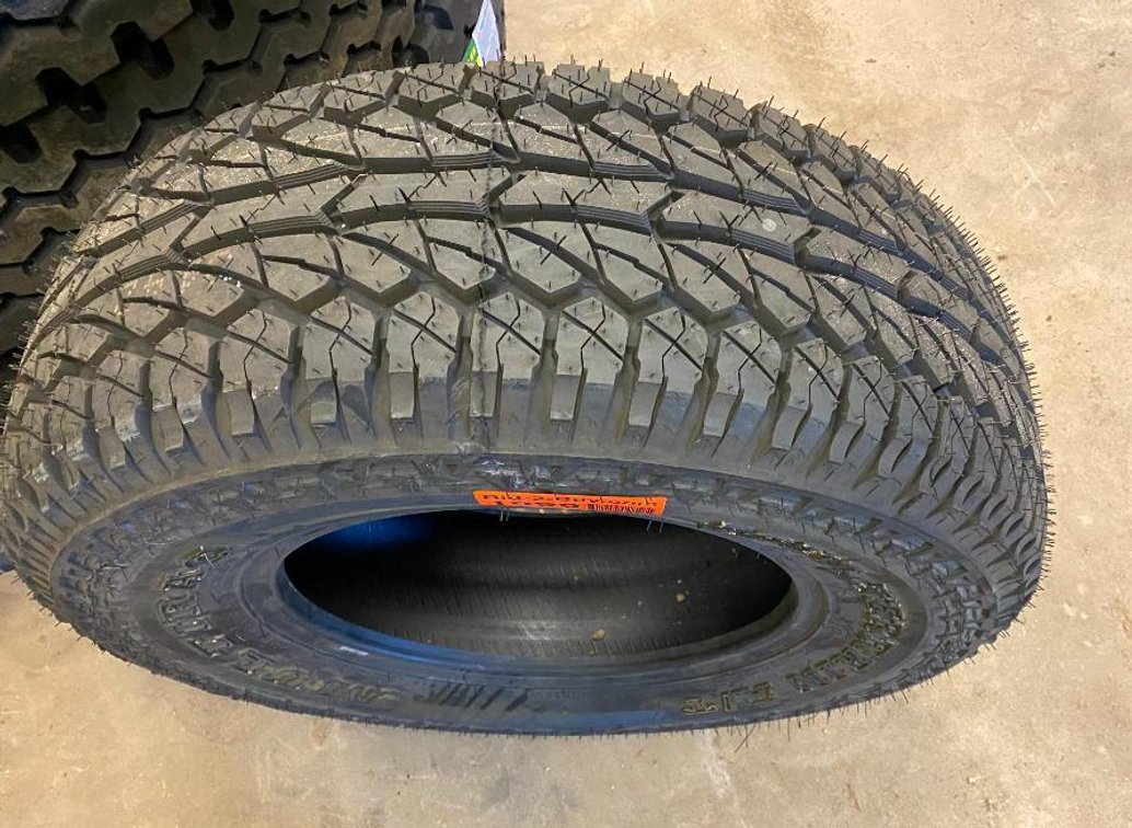 (1) NEW Multerrain 265/70R16LT Tire