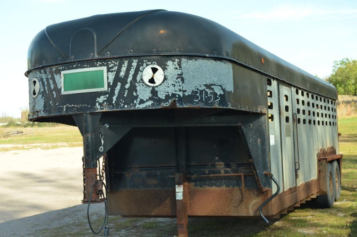 1987 KIEFER BUILT GOOSE NECK STOCK TRAILER, 7' X 20'