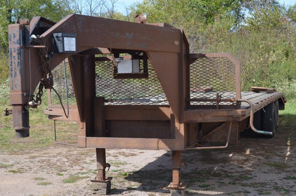 1992 ROAD CLIPPER GOOSE NECK TRAILER