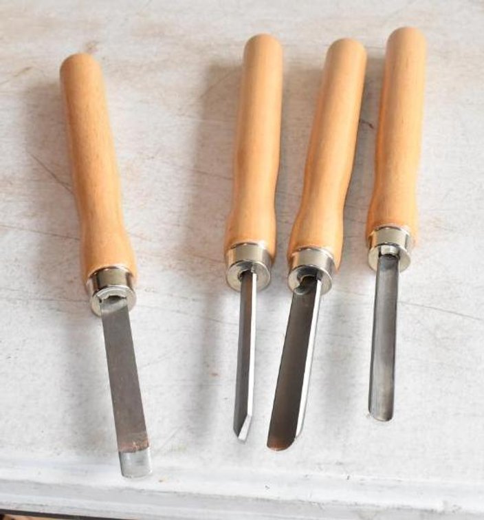 (4) LATHE TOOLS