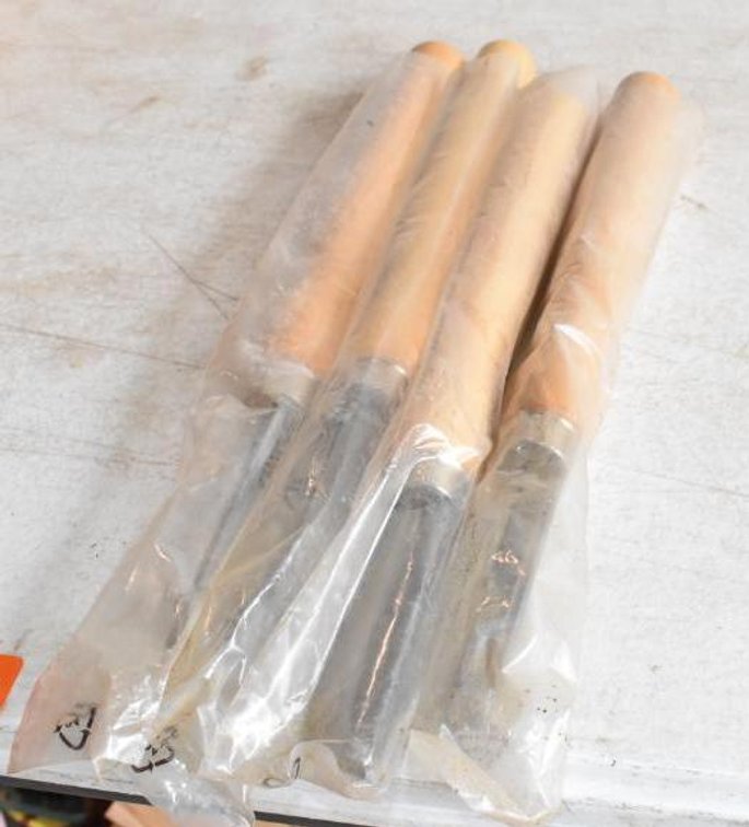 (4) LATHE TOOLS