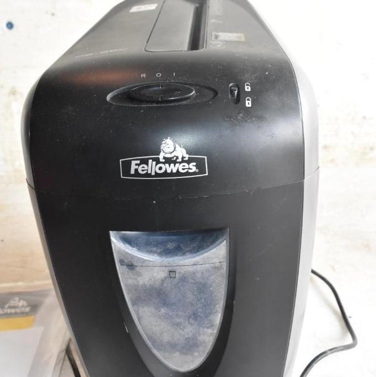FELLOWES PAPER SHREDDER