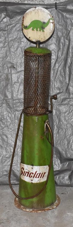 REPLICA SINCLAIR METAL GAS PUMP, YARD ART