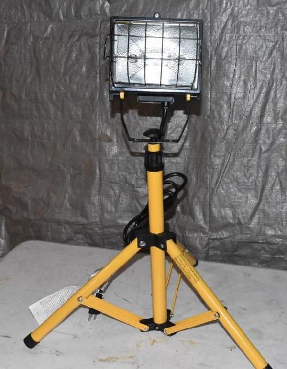 PORTABLE SHOP LIGHT ON STAND, ELECTRIC, UNUSED