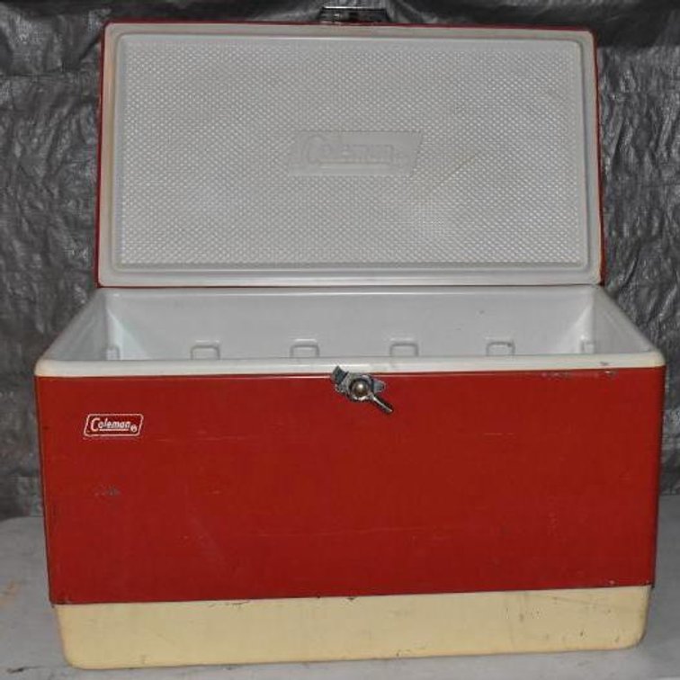 VINTAGE COLEMAN COOLER