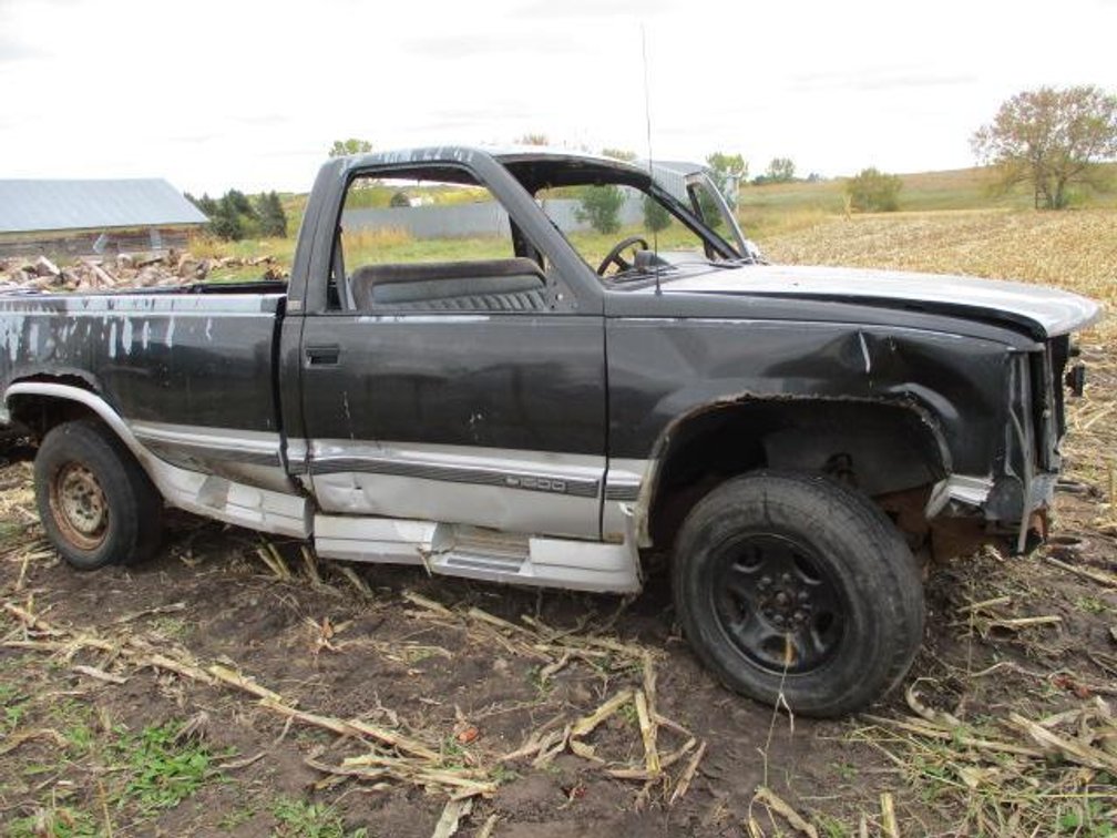 89 Chev 1500 4x4 Auto 350 Runs, Derby Truck