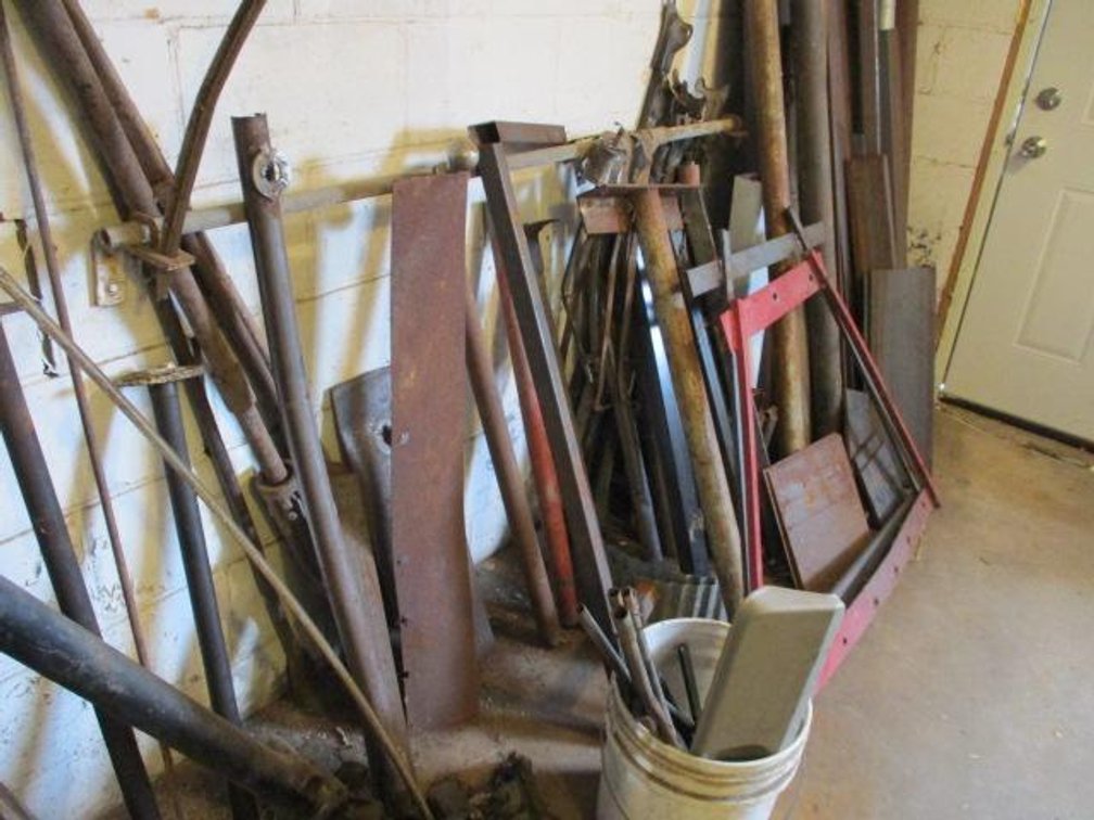 Room of Welding Stock Angle, Flat Tube Steel, Threaded Rod
