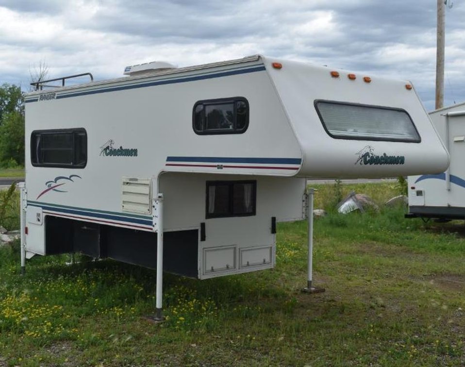 2000 Coachmen Ranger 100SD Truck/Topper Camper