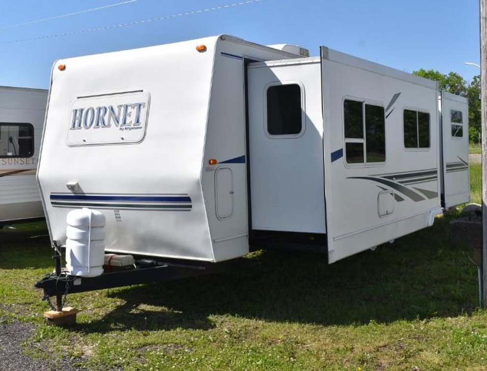 2004 Keystone Hornet 28R Travel Trailer