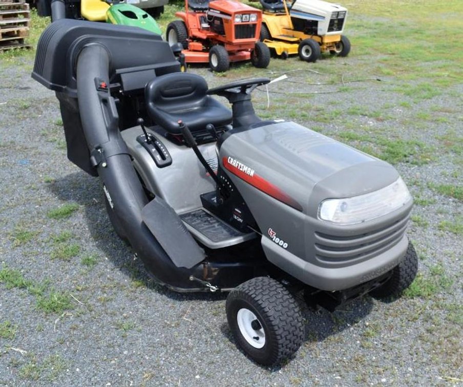Craftsman LT1000 Riding Lawn Mower With Bagging System, 42" Deck