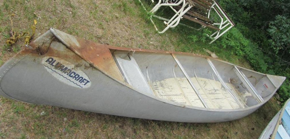 1964 Alumacraft 17' Aluminum Canoe