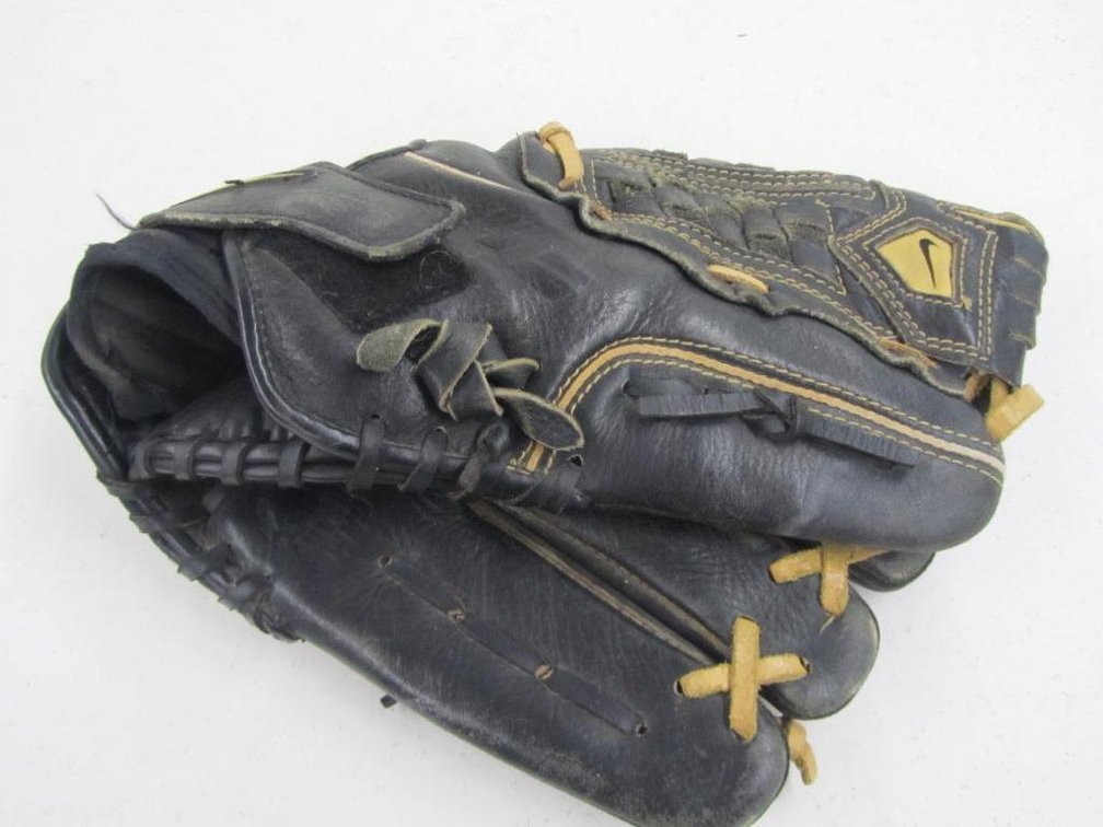 Nike Righty Baseball Glove