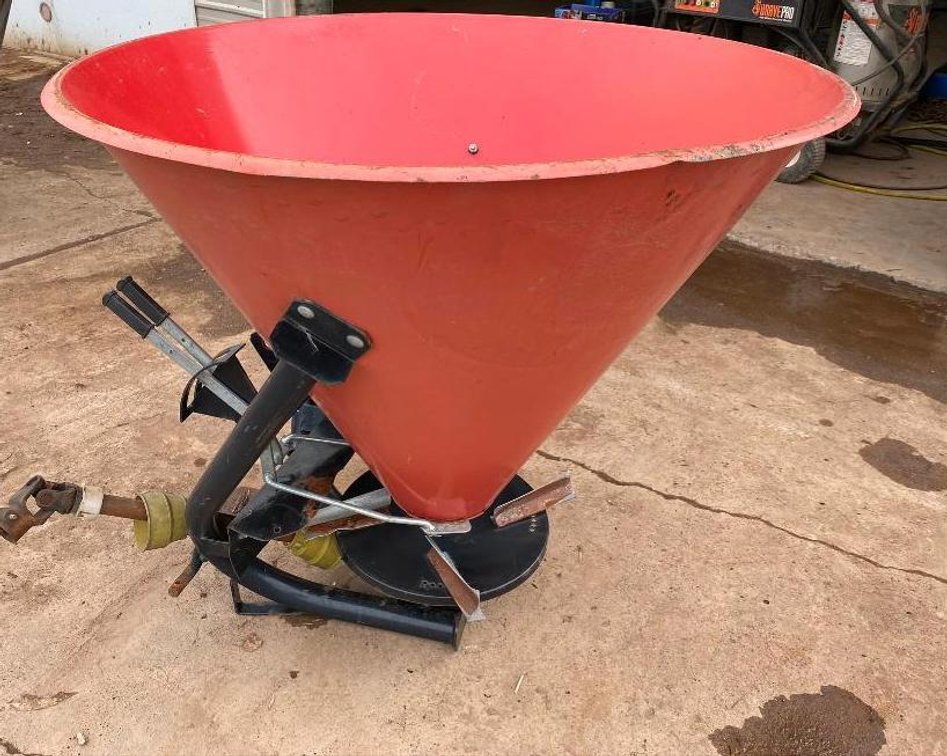 FAZA 3-Point Broadcast Spreader