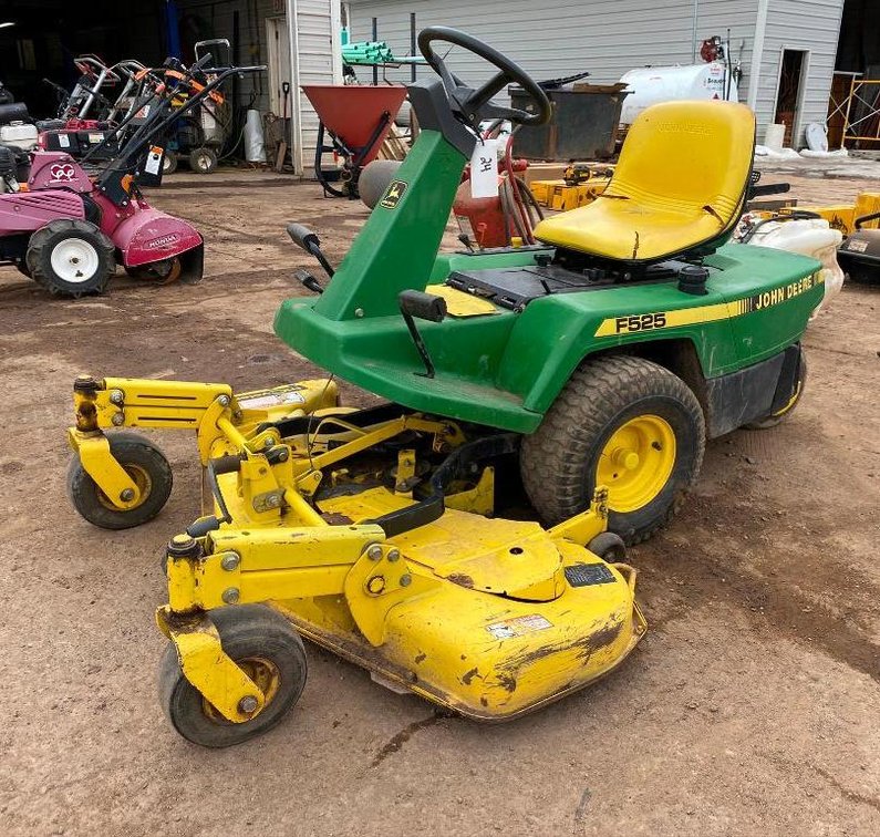 John Deere F525 Front Mount Mower, 48" Deck