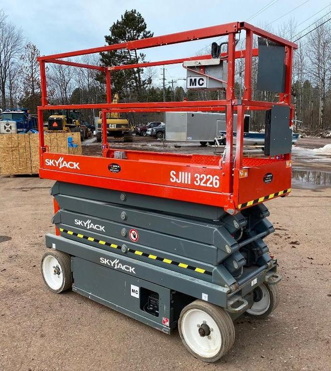 Skyjack SJIII 3226 Scissor Lift, 56 Hours
