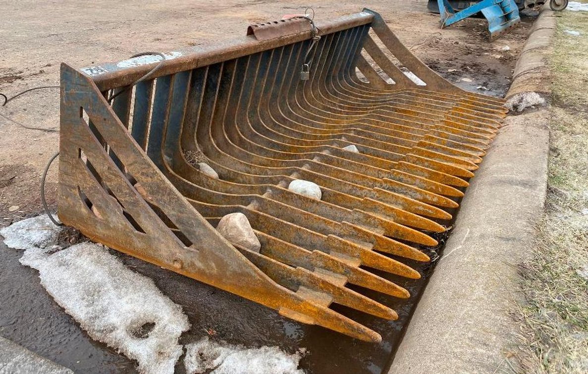 Virnig 80" Skid Loader Rock Bucket