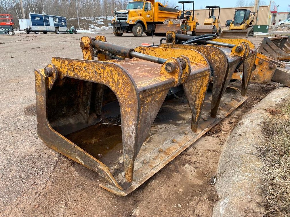 Skid Loader 6' Grapple Bucket