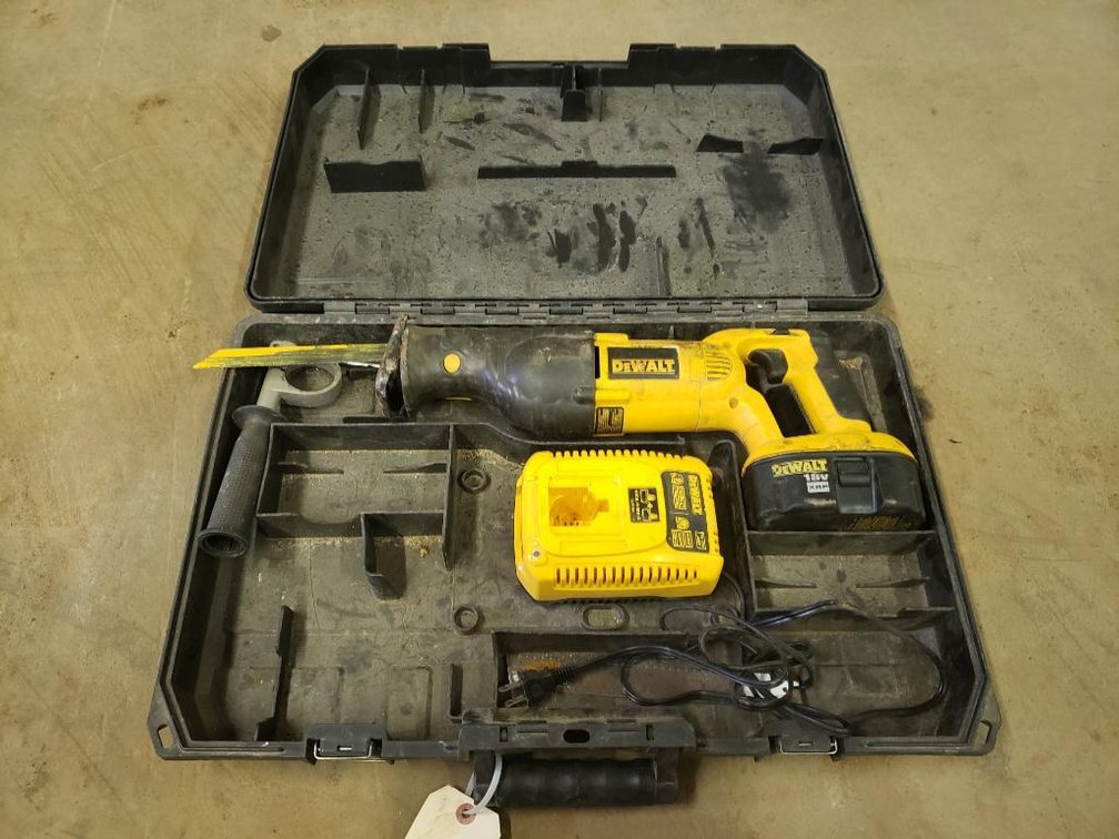 DeWalt DC385 Sawzall
