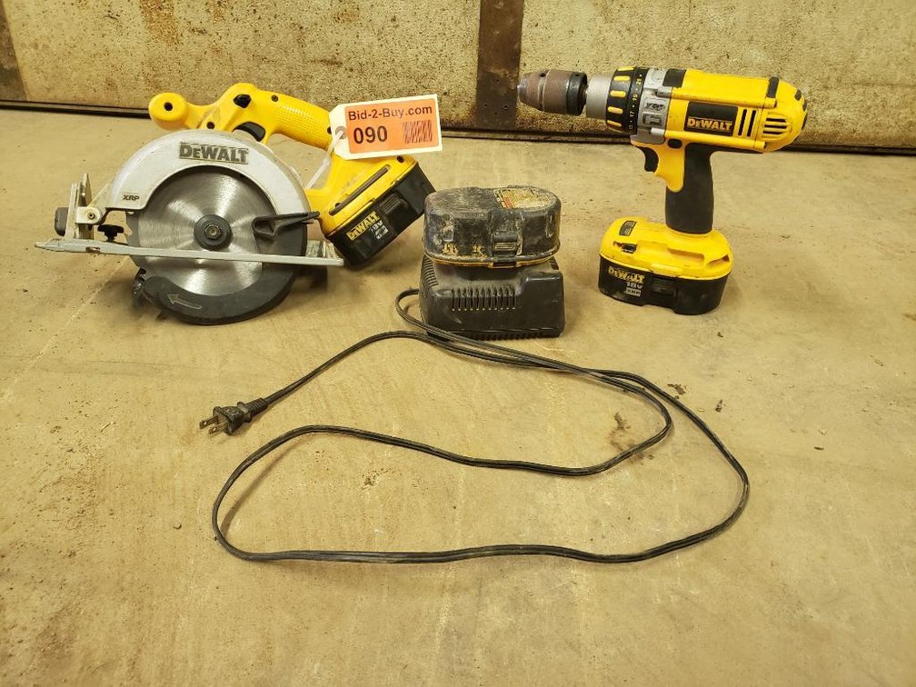 DC 390 6-1/2" Circular Saw And DC 925 Screw Gun