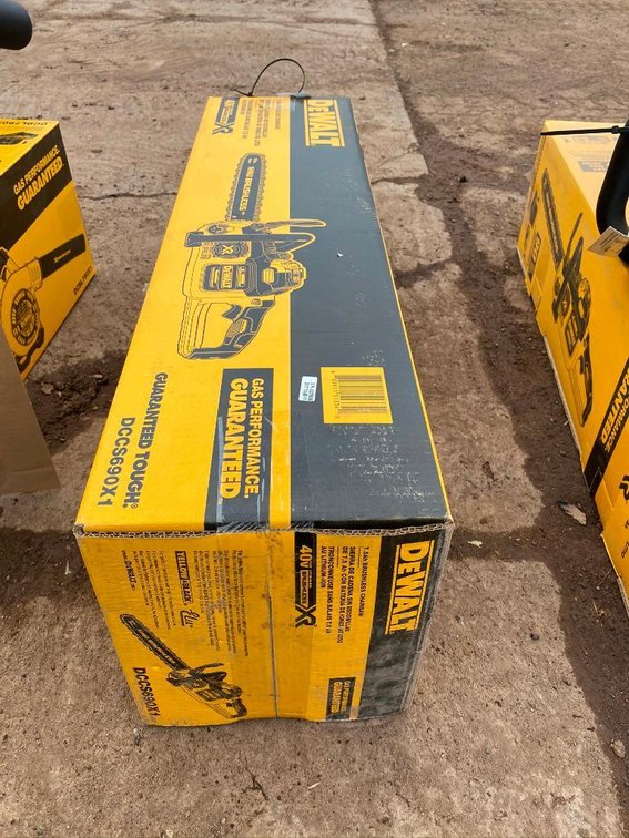 New DeWalt DCCS690X1 Chainsaw