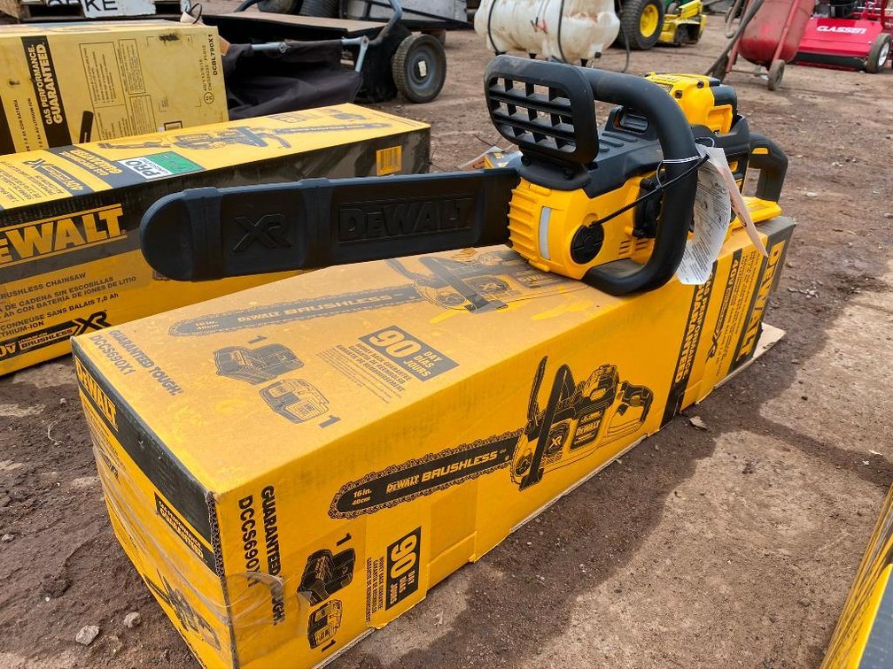 New DeWalt DCCS690X1 Chainsaw
