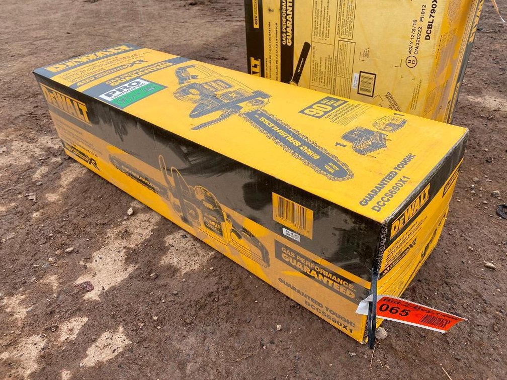 New DeWalt DCCS690X1 Chainsaw