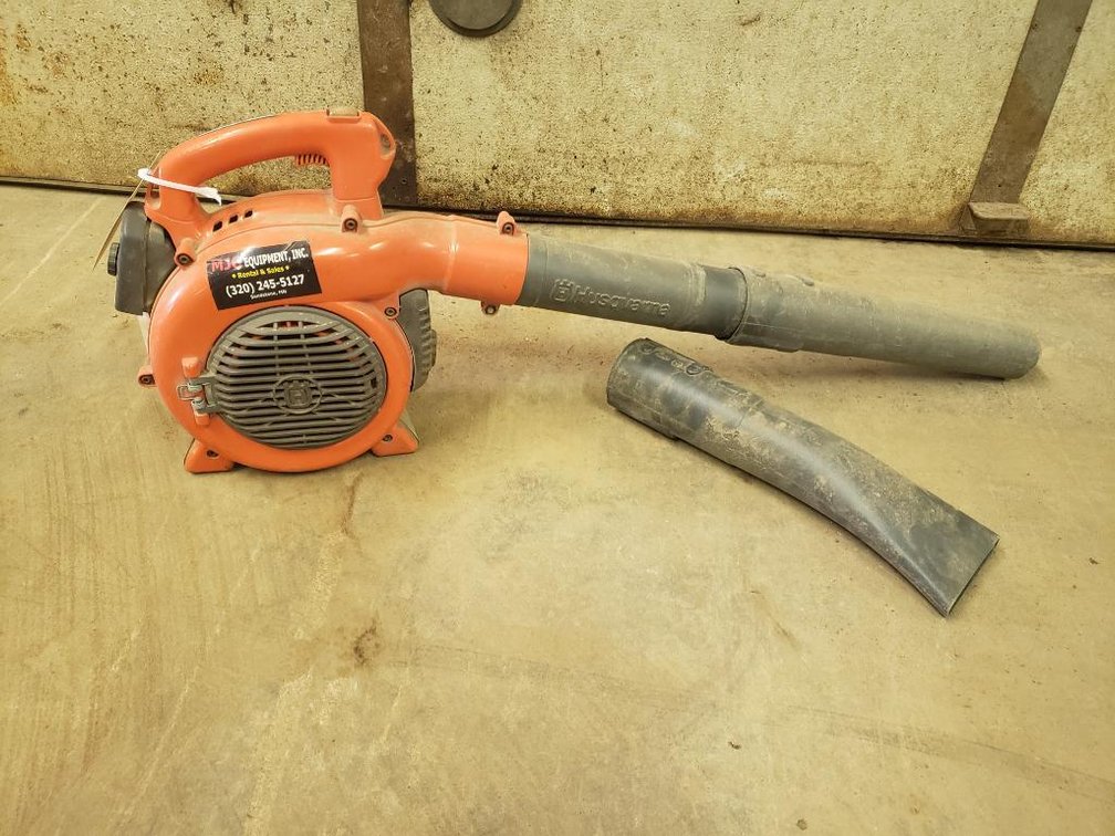 Husqvarna 125 B Leaf Blower