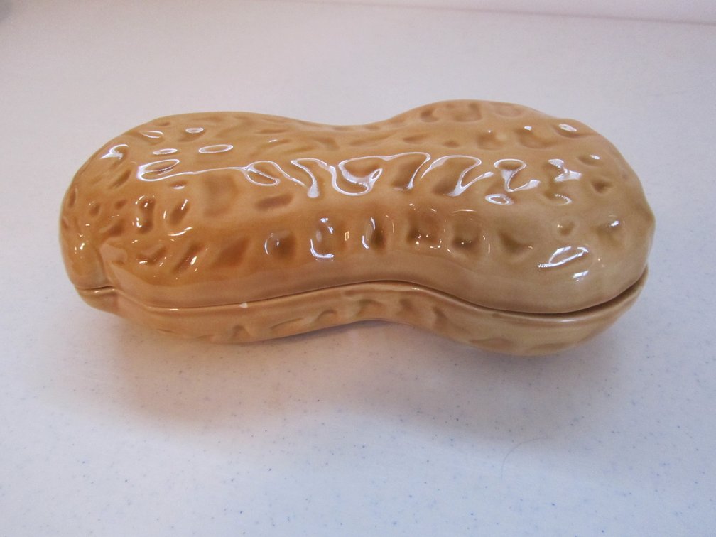 Peanut-Shaped Ceramic Snack Dish 
