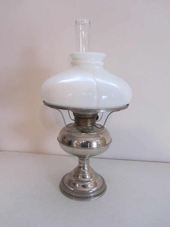 Vintage Oil Lamp w/Hurricane Globe