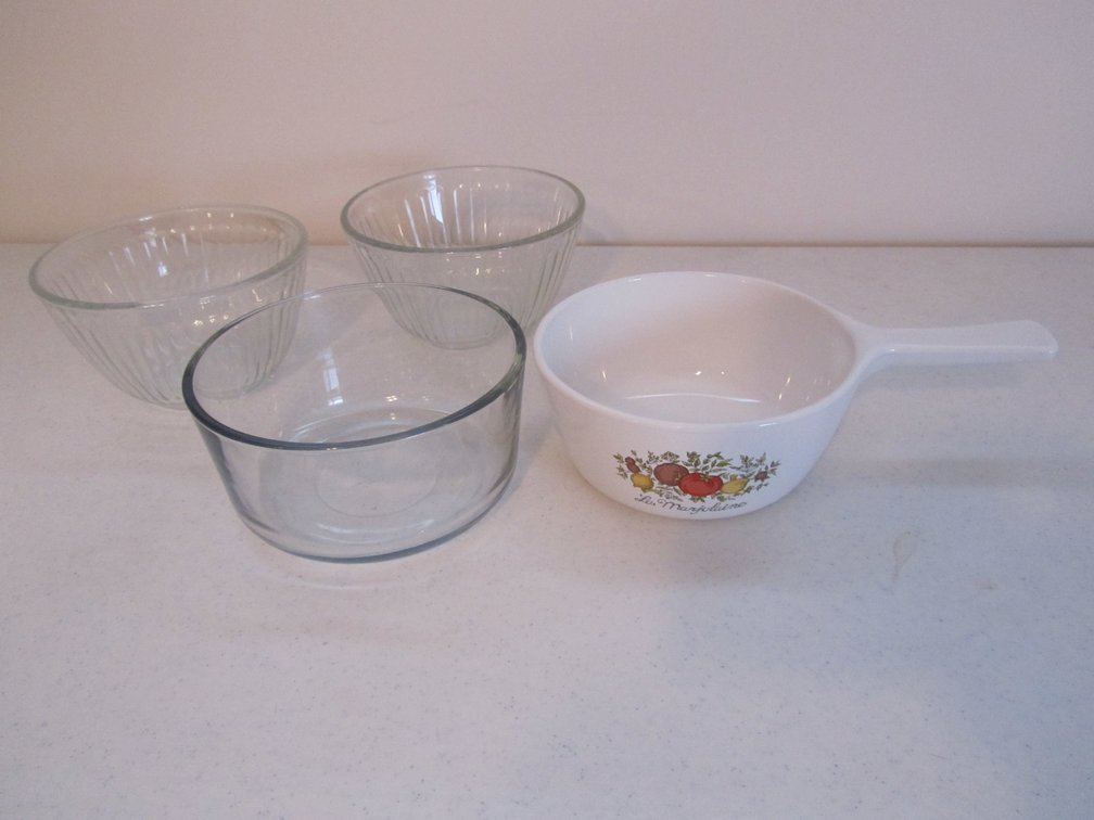 (3) Pyrex Mixing Bowls
