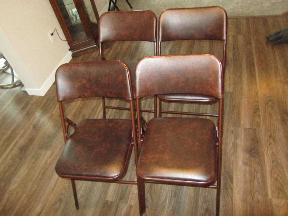 Set Of (4) Folding Chairs w/Padded Seats