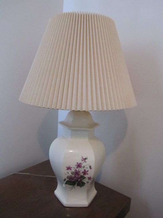 Ceramic Table Lamp w/Shade