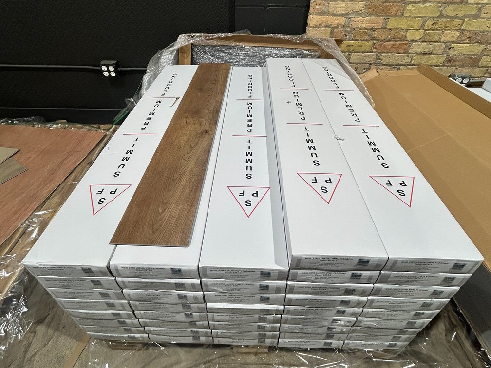 Porcelain Slabs &  Luxury Vinyl Plank Flooring (134703)