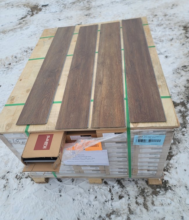 Waterproof Luxury Vinyl Click Planks (135137)