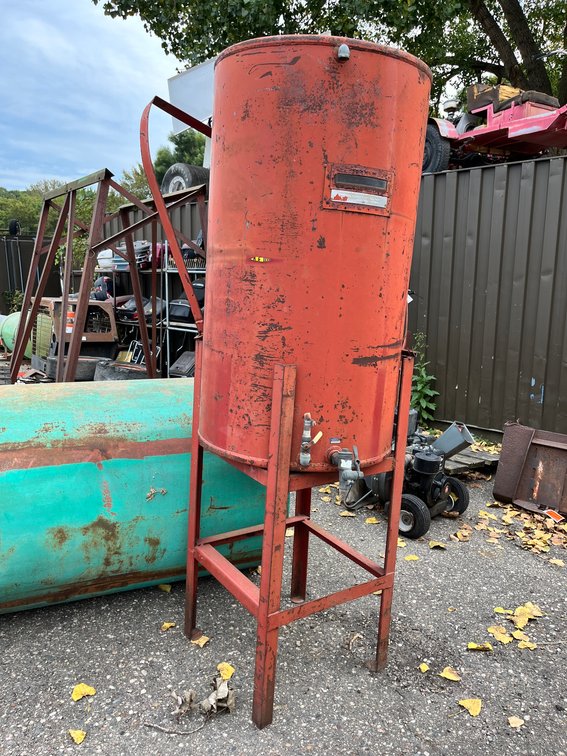 27"x48"x7' Gravity Feed Tank