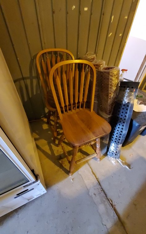 2 oak swivel bar stools