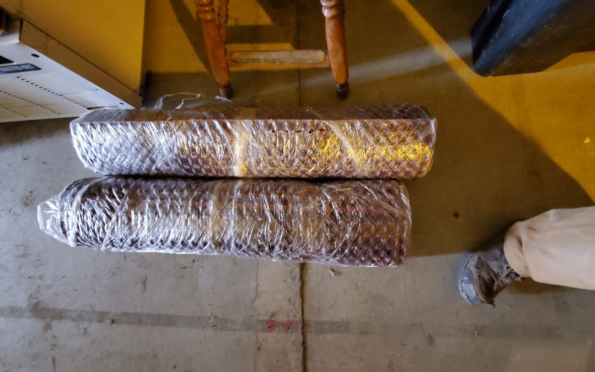 2 large fatigue mats