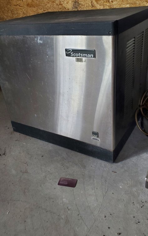 Scotsman CME1056AS-32F 840lb. S/S Cuber Ice Machine