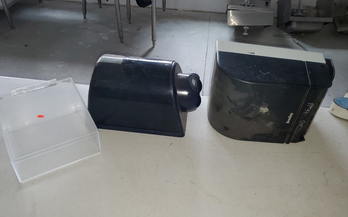 towel / tissue dispensers