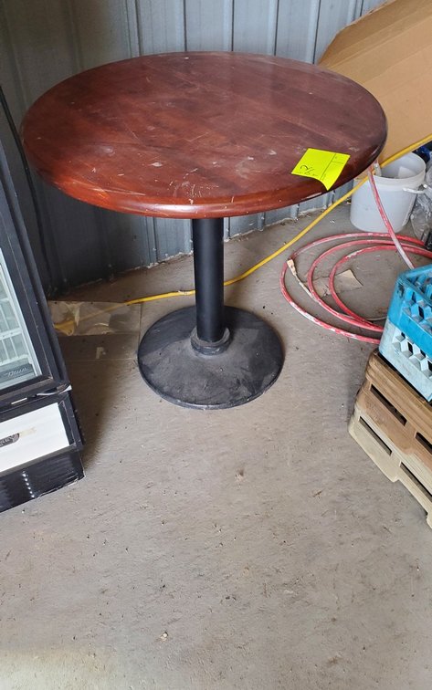 30" round table
