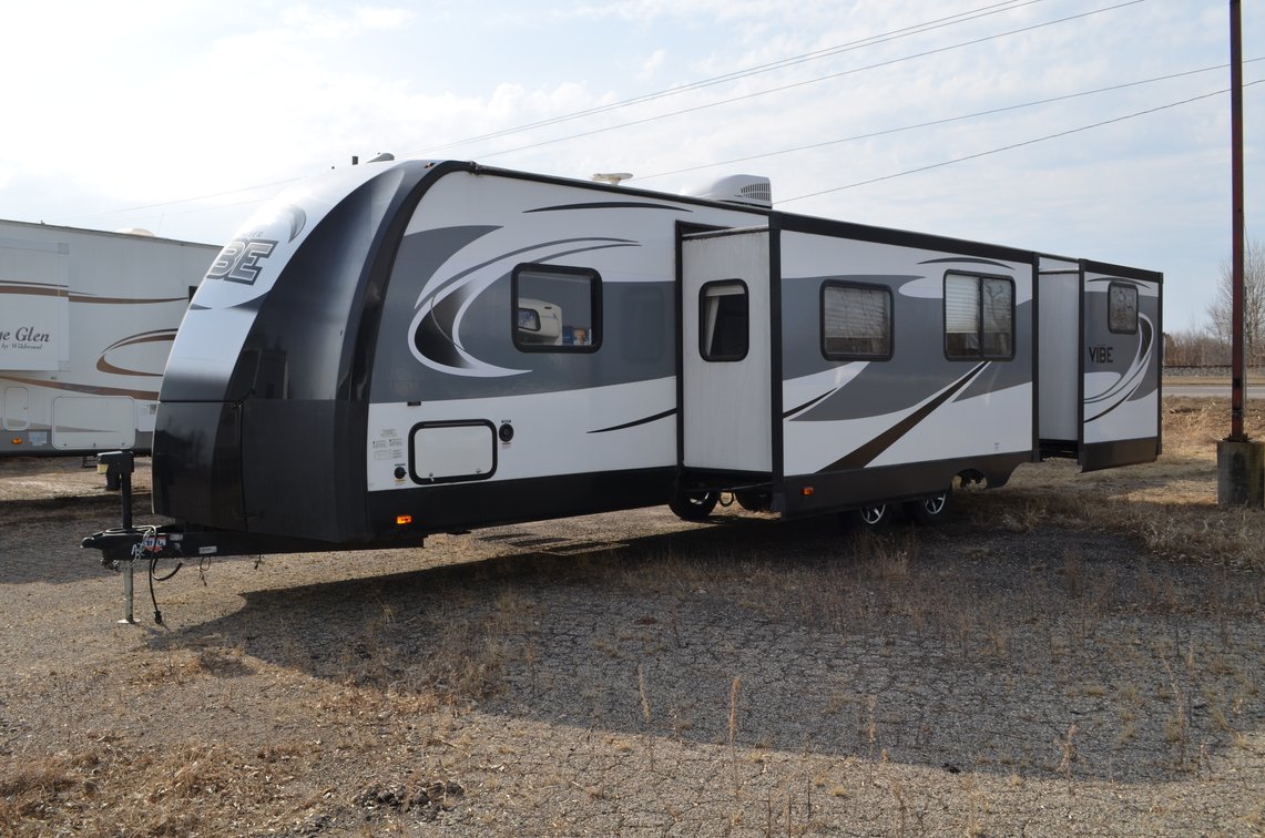 20 Campers: Travel Trailers & 5th Wheels 139867