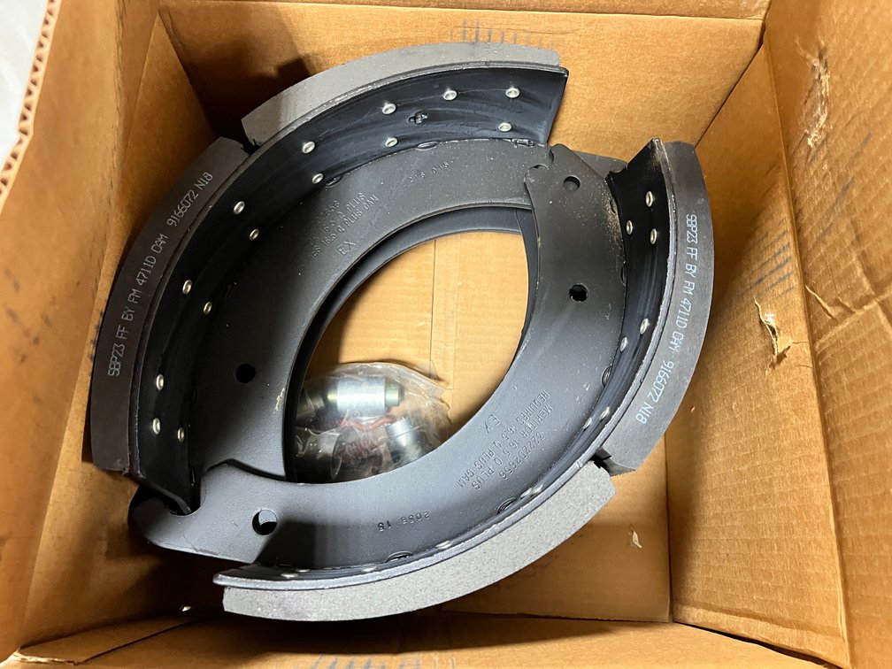 (1) Set Meritor 16 1/2x8.625 Brake Shoes