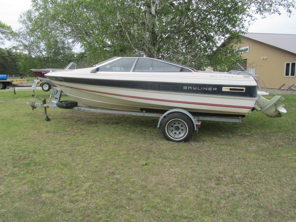 1986 Bayliner Capri 2.3L 50HC 18' Runabout Boat w/Bunk Trailer