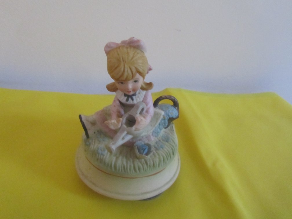 Enesco Music Box