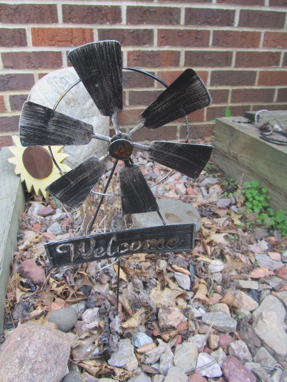 Metal Windmill Welcome Garden Decoration