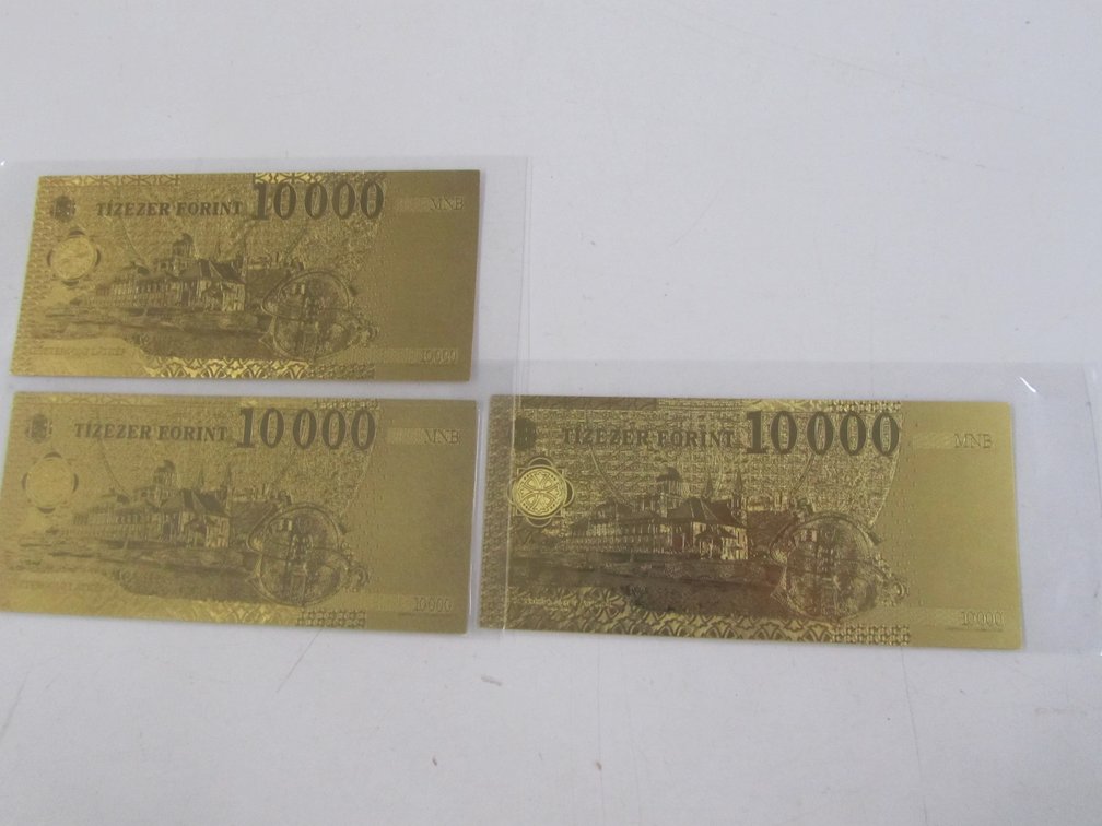 (3) Gold-Plated 10,000 Tizezer Forint Bills