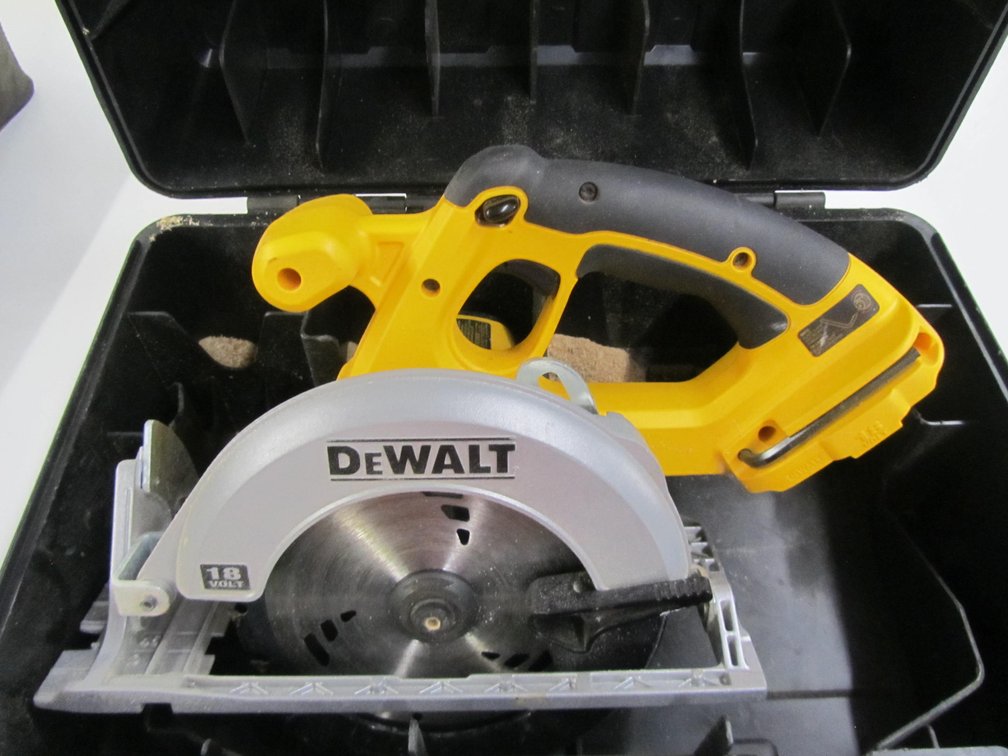 DeWalt 18v Cordless 8-1/2" Circular Saw