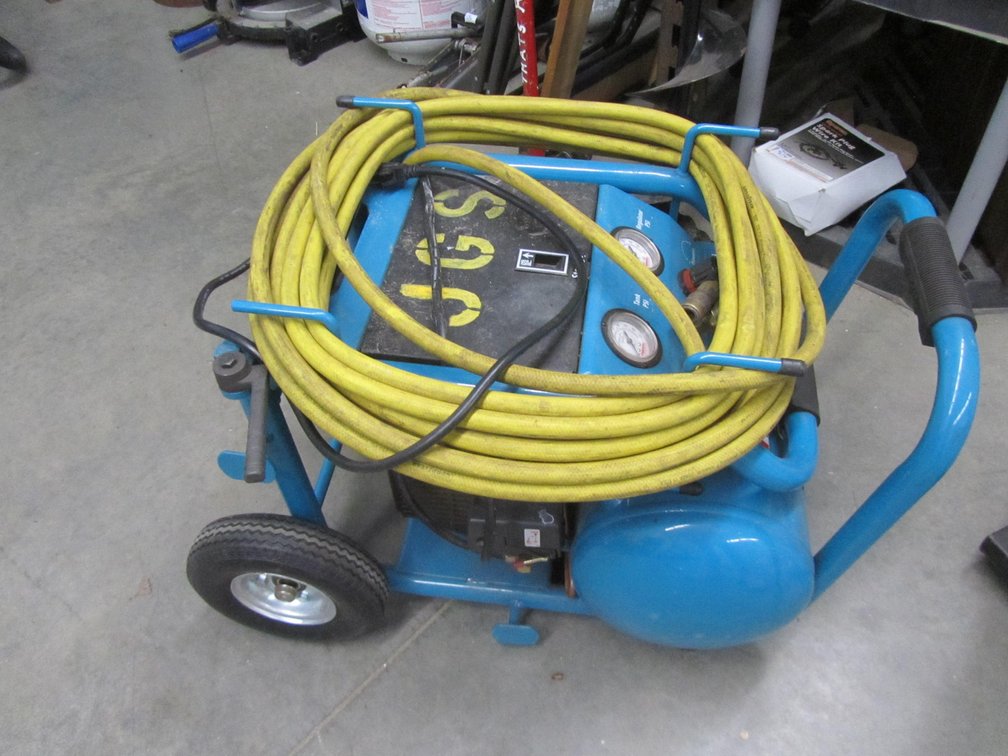 Makita Pneumatics 5.2 Gallon Air Compressor